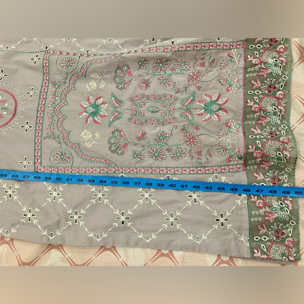Maryum & Maria Embroidered Suit - Picture 16 of 17